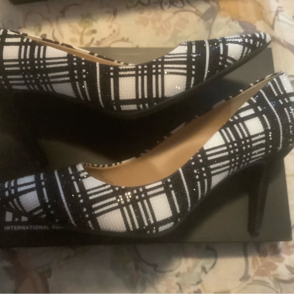 INC International Concepts Black and White Heels with Plaid Pattern - Picture 5 of 7